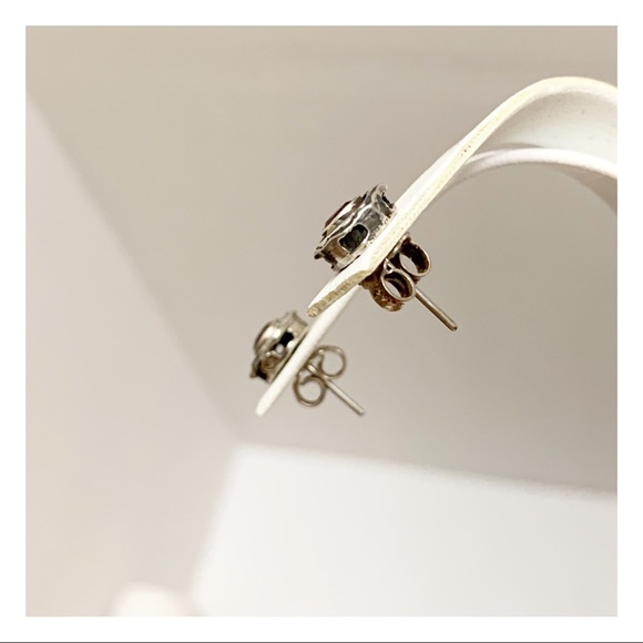 Vintage sterling silver and faceted garnet boho stud earrings - Picture 7 of 11